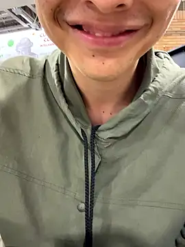 Snapshot of LiamMyst chatting on 01-12-26, 12:05 LiamMyst online show from 01-12-26, 12:05