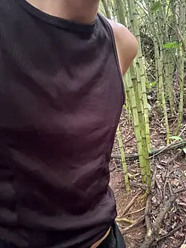 Snapshot of LiamMyst chatting on 03-20-26, 02:33 LiamMyst online show from 03-20-26, 02:33