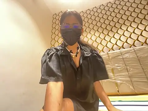 dubyzubygirl online show from 10-17-25, 07:05