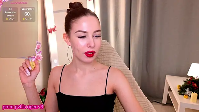 ChloeSammers online show from 12-20-25, 01:51