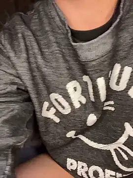 Snapshot of kumatan3434 chatting on 11-22-25, 01:32 kumatan3434 online show from 11-22-25, 01:32