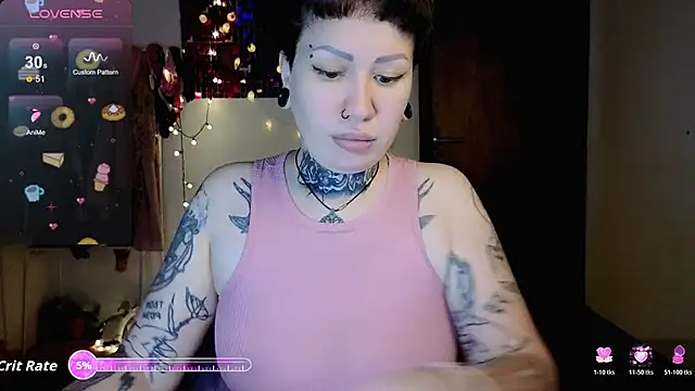 Snapshot of Senorita__Dakota chatting on 11-19-25, 05:18 Senorita Dakota online show from 11-19-25, 05:18