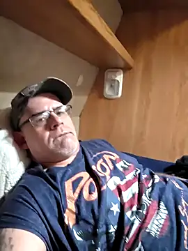 Snapshot of DeeBestEver chatting on 10-04-25, 10:08 DeeBestEver online show from 10-04-25, 10:08