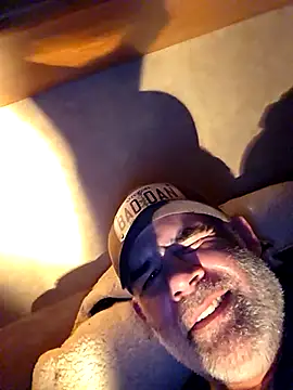 Snapshot of DeeBestEver chatting on 10-20-25, 11:21 DeeBestEver online show from 10-20-25, 11:21