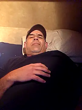 Snapshot of DeeBestEver chatting on 10-24-25, 10:22 DeeBestEver online show from 10-24-25, 10:22