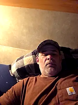 Snapshot of DeeBestEver chatting on 10-28-25, 01:31 DeeBestEver online show from 10-28-25, 01:31