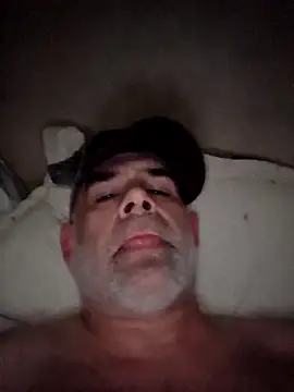 Snapshot of DeeBestEver chatting on 11-24-25, 07:57 DeeBestEver online show from 11-24-25, 07:57