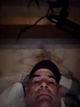 Snapshot of DeeBestEver chatting on 12-15-25, 04:06 DeeBestEver online show from 12-15-25, 04:06