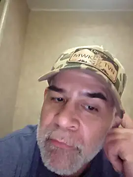 Snapshot of DeeBestEver chatting on 12-18-25, 06:36 DeeBestEver online show from 12-18-25, 06:36