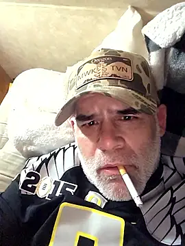 Snapshot of DeeBestEver chatting on 01-10-26, 09:55 DeeBestEver online show from 01-10-26, 09:55