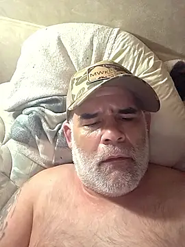 Snapshot of DeeBestEver chatting on 01-11-26, 06:13 DeeBestEver online show from 01-11-26, 06:13