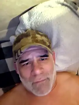 Snapshot of DeeBestEver chatting on 02-09-26, 06:23 DeeBestEver online show from 02-09-26, 06:23