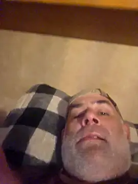 Snapshot of DeeBestEver chatting on 03-11-26, 01:11 DeeBestEver online show from 03-11-26, 01:11