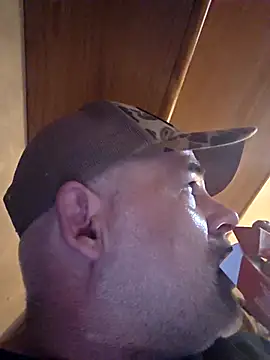 Snapshot of DeeBestEver chatting on 03-20-26, 06:24 DeeBestEver online show from 03-20-26, 06:24