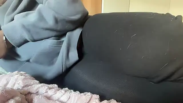 nanaisbackk online show from 10-07-25, 02:36