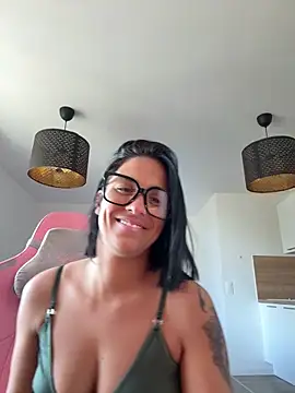 LaPetiteKim online show from 04-28-26, 12:21