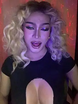 Snapshot of Kessey_Herera chatting on 03-11-26, 05:41 Kessey Herera online show from 03-11-26, 05:41