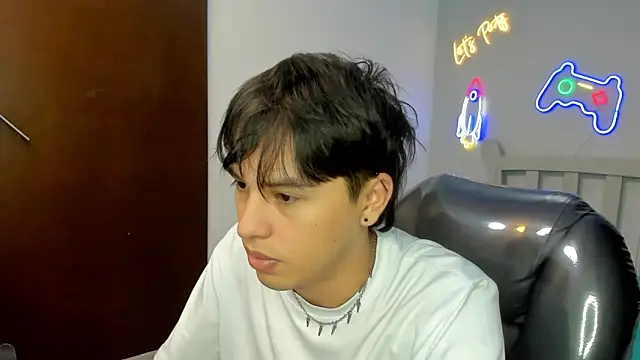 StiwenTwink online show from 11-04-25, 12:37