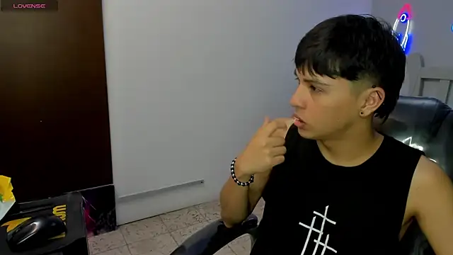 StiwenTwink online show from 11-10-25, 06:29