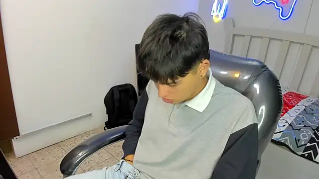 StiwenTwink online show from 11-13-25, 02:38