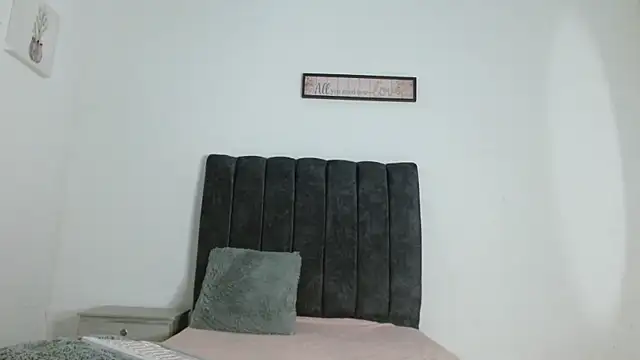 ManuelaDelgado online show from 10-26-25, 11:09