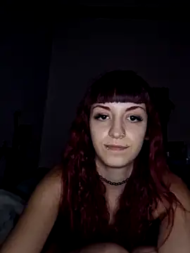 Snapshot of Sweetredevil chatting on 12-19-25, 02:40 Sweetredevil online show from 12-19-25, 02:40