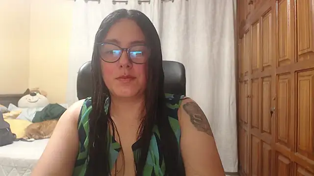 Snapshot of Venus_cat_ chatting on 05-01-26, 11:31 Venus cat online show from 05-01-26, 11:31