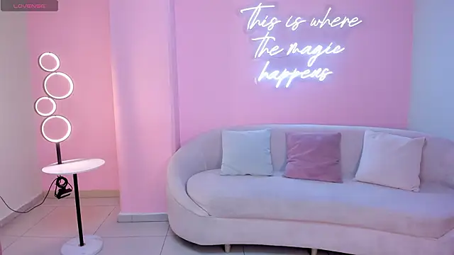 NatalieLewis online show from 02-25-26, 12:37