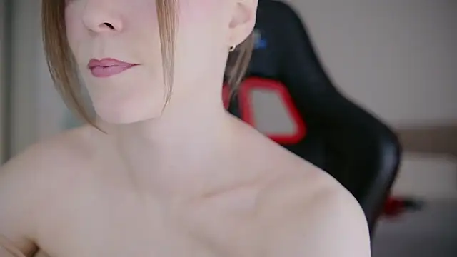 Snapshot of WowHelloAlice chatting on 02-19-26, 06:42 WowHelloAlice online show from 02-19-26, 06:42