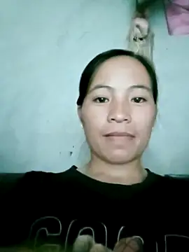 Snapshot of -Lauren- chatting on 10-15-25, 02:11 -Lauren- online show from 10-15-25, 02:11