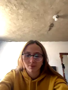imariahot online show from 10-15-25, 02:06