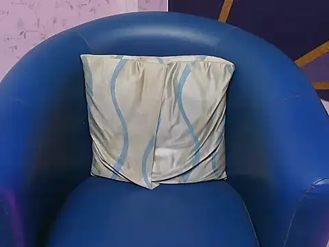 shiny-krisha online show from 11-17-25, 04:29