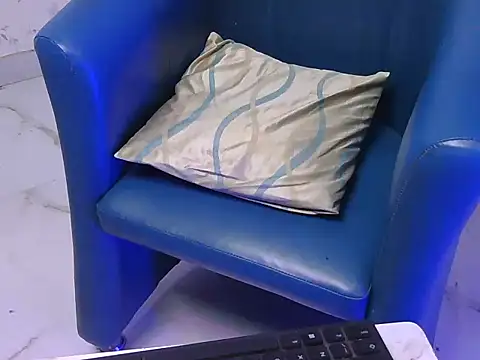 shiny-krisha online show from 11-23-25, 04:34