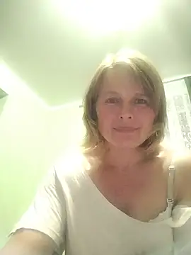 Snapshot of Masha412111 chatting on 06-13-26, 09:13 Masha412111 online show from 06-13-26, 09:13