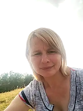 Snapshot of Masha412111 chatting on 06-19-26, 04:22 Masha412111 online show from 06-19-26, 04:22