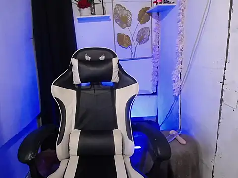 ella foxtrot online show from 03-15-26, 09:59