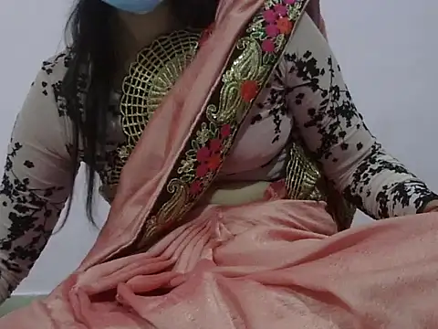 Snapshot of Laila_Cute chatting on 01-06-26, 01:37 Laila Cute online show from 01-06-26, 01:37