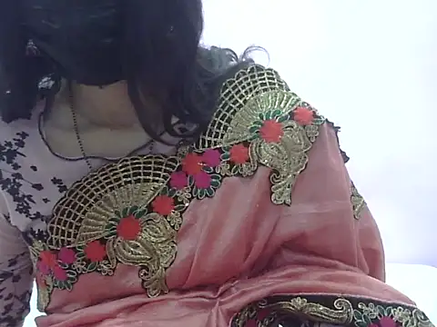 Snapshot of Laila_Cute chatting on 02-19-26, 03:52 Laila Cute online show from 02-19-26, 03:52