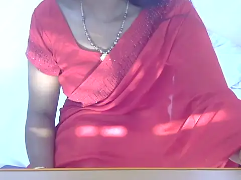 Snapshot of Laila_Cute chatting on 03-24-26, 03:22 Laila Cute online show from 03-24-26, 03:22