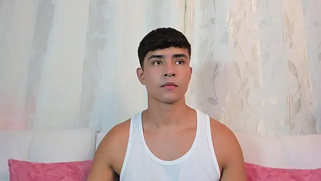 Snapshot of Thiago_Connor21 chatting on 02-06-26, 11:19 Thiago Connor21 online show from 02-06-26, 11:19