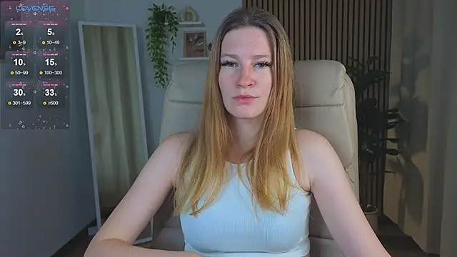 Snapshot of travelerrrr chatting on 10-09-25, 02:09 travelerrrr online show from 10-09-25, 02:09