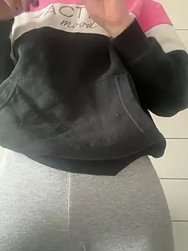 Snapshot of pleasedontpressaredburton chatting on 10-16-25, 07:31 pleasedontpressaredburton online show from 10-16-25, 07:31