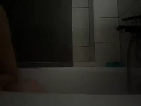 Snapshot of pleasedontpressaredburton chatting on 10-27-25, 07:56 pleasedontpressaredburton online show from 10-27-25, 07:56