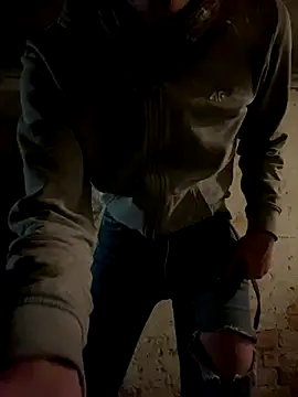 Snapshot of pleasedontpressaredburton chatting on 10-29-25, 10:55 pleasedontpressaredburton online show from 10-29-25, 10:55