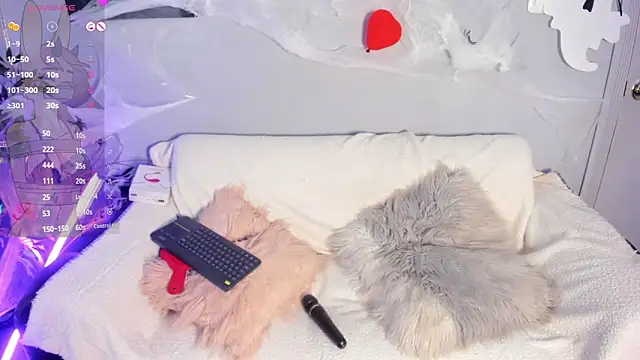 Snapshot of Hekate_20 chatting on 10-21-25, 08:42 Hekate 20 online show from 10-21-25, 08:42