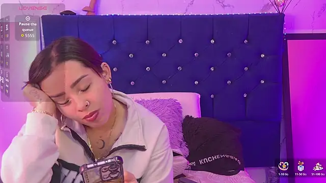 Mia lopez 1 online show from 07-08-26, 06:56