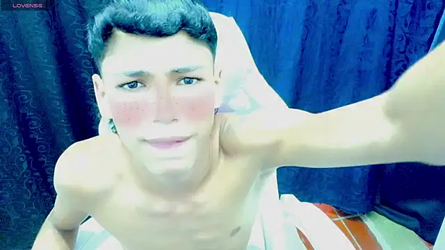 Snapshot of Im_david02 chatting on 11-02-25, 09:39 Im david02 online show from 11-02-25, 09:39