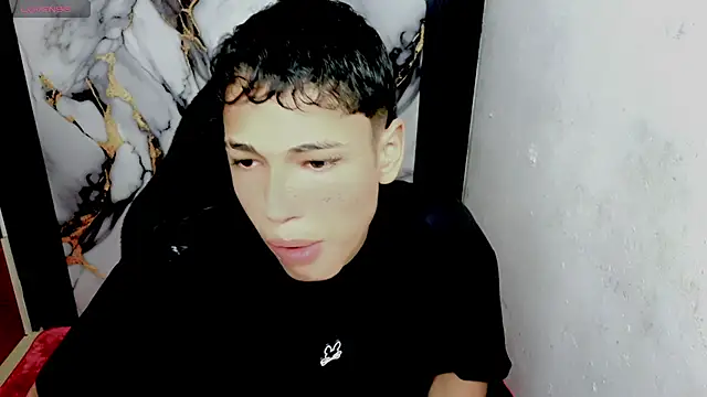 Snapshot of Im_david02 chatting on 01-17-26, 01:05 Im david02 online show from 01-17-26, 01:05