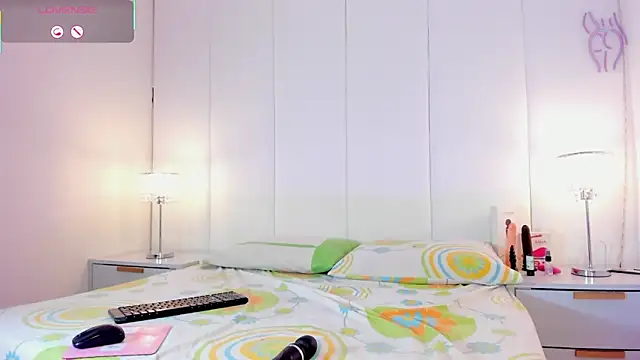 Snapshot of Krystin1 chatting on 12-23-25, 04:43 Krystin1 online show from 12-23-25, 04:43