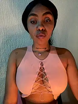 Snapshot of Itanydiorr chatting on 10-26-25, 06:19 Itanydiorr online show from 10-26-25, 06:19